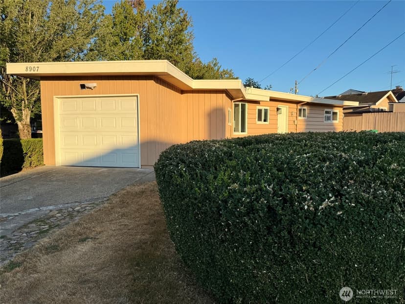 Property photo for 8907 Beacon Avenue S, Seattle photo 3