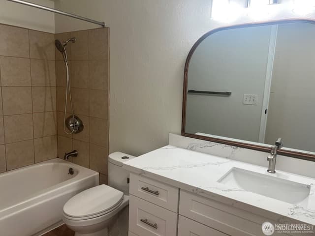 Property photo for 14309 NE 7th Place #3, Bellevue photo 3