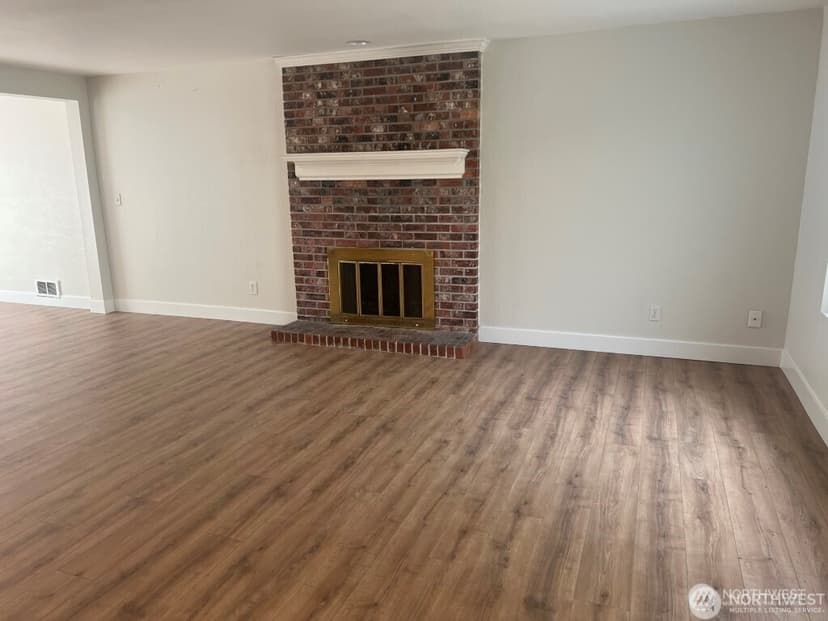 Property photo for 14309 NE 7th Place #3, Bellevue photo 7