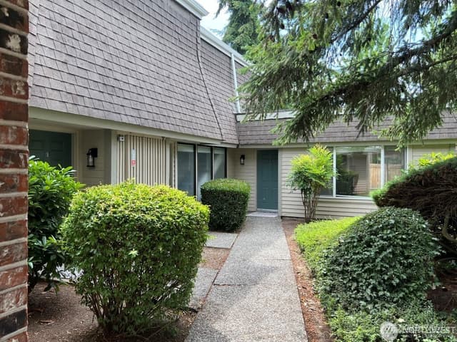 Property photo for 14309 NE 7th Place #3, Bellevue photo 2