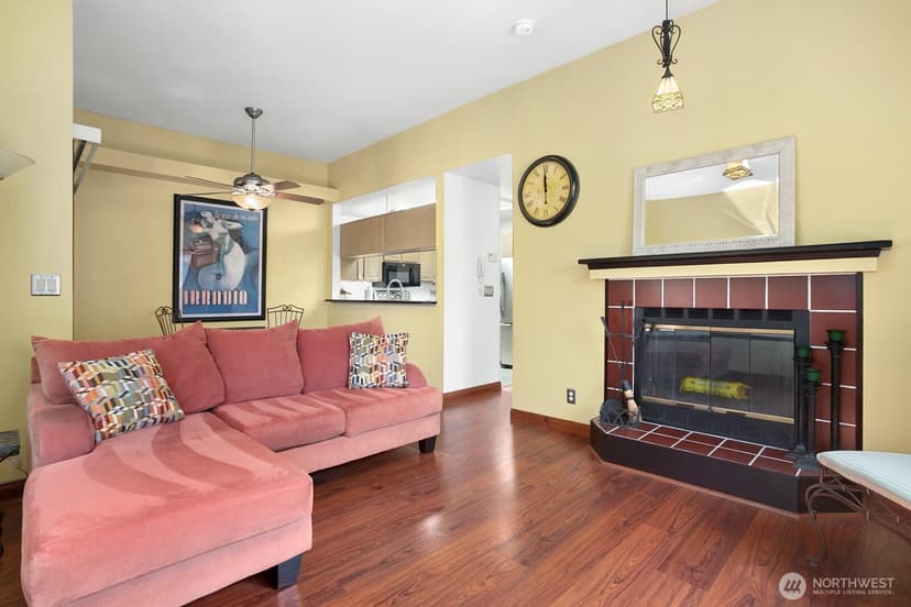 Property photo for 1617 Summit Avenue #42, Seattle photo 3