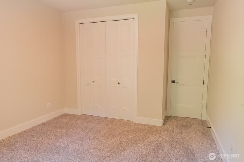 Property photo for 10420 NE 112th Street, Kirkland photo 33