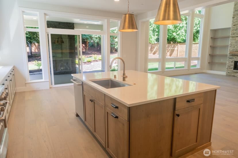 Property photo for 10420 NE 112th Street, Kirkland photo 12