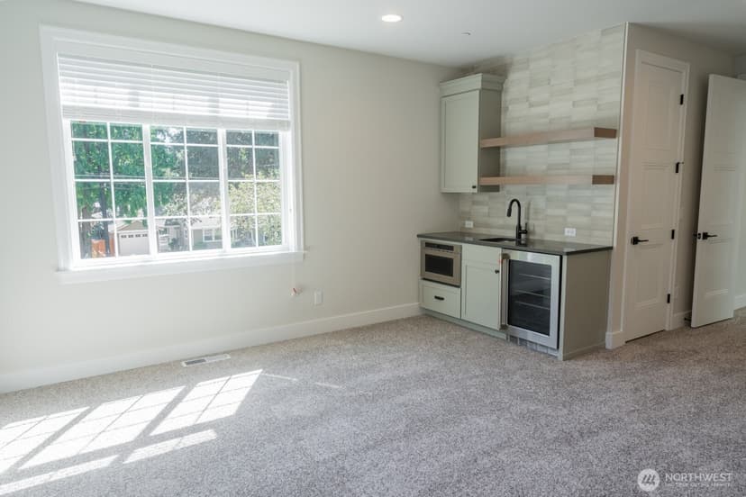 Property photo for 10420 NE 112th Street, Kirkland photo 30