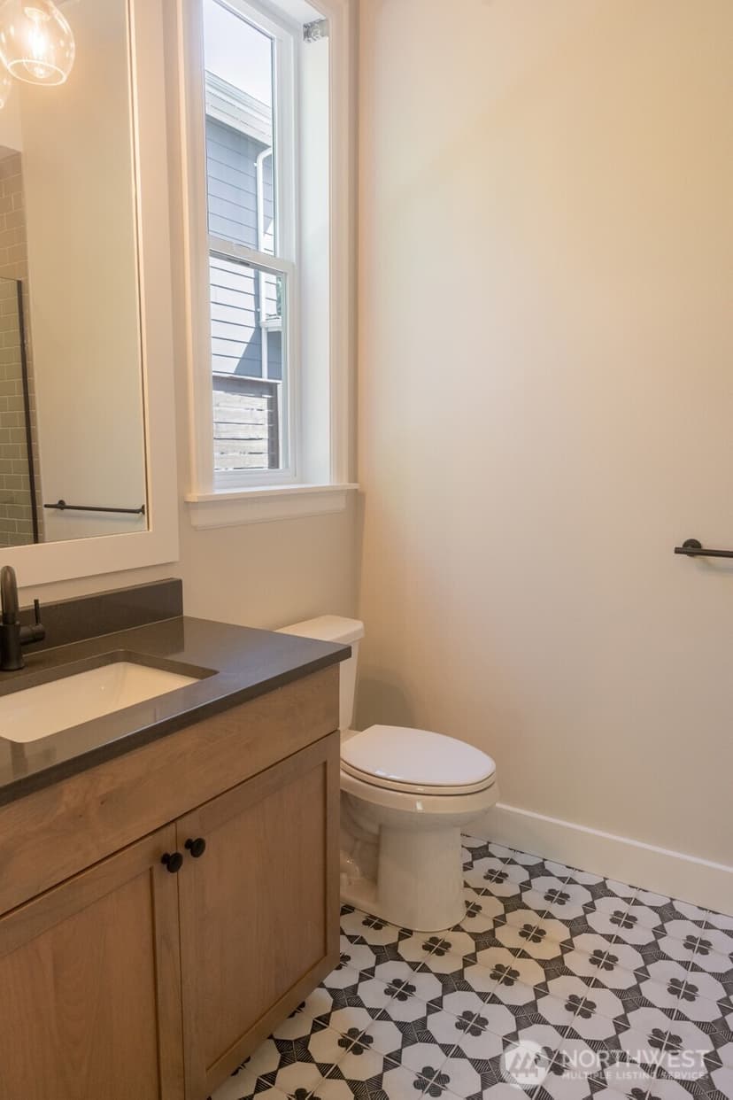 Property photo for 10420 NE 112th Street, Kirkland photo 19