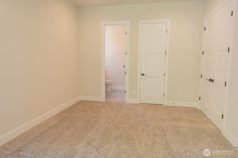 Property photo for 10420 NE 112th Street, Kirkland photo 18