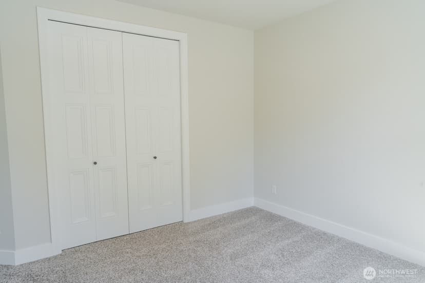 Property photo for 10420 NE 112th Street, Kirkland photo 28