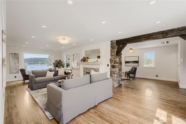 Property photo for 16066 Inglewood Road NE, Kenmore