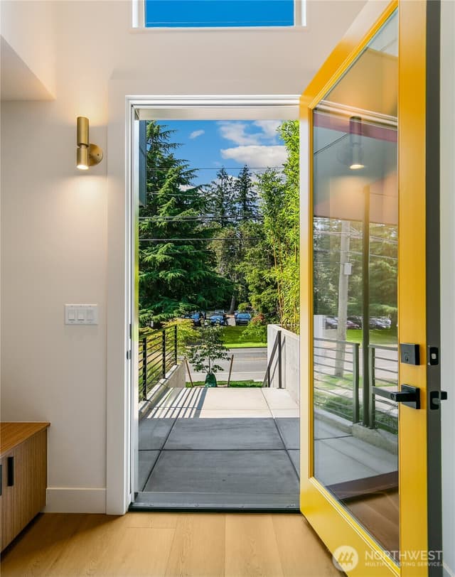 Property photo for 8022 Fauntleroy Way SW, Seattle photo 4