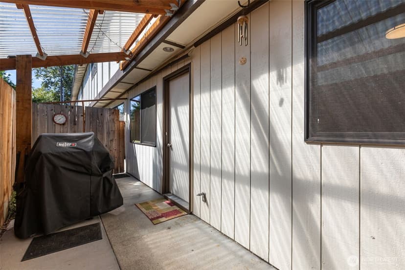 Property photo for 212 SW 146th Street #105, Burien photo 32