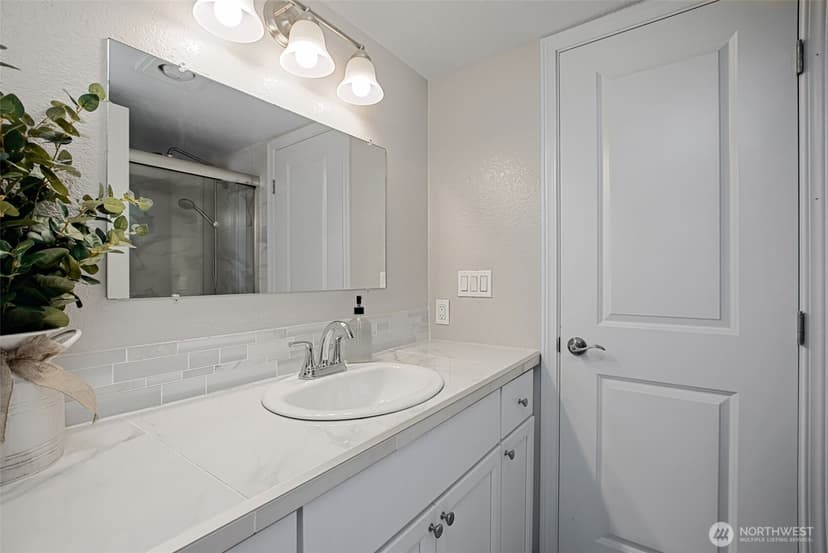 Property photo for 212 SW 146th Street #105, Burien photo 29
