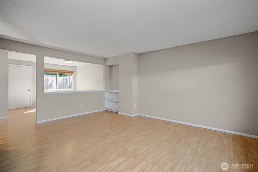 Property photo for 212 SW 146th Street #105, Burien photo 2