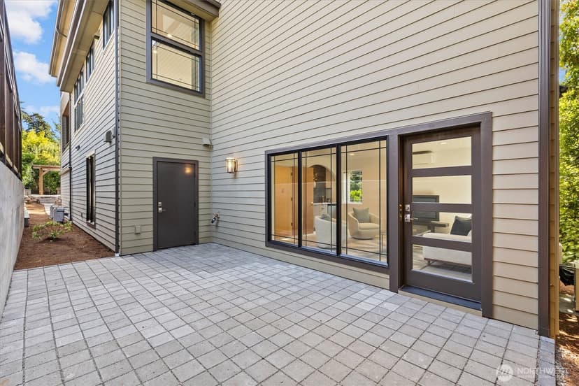Property photo for 9528 28th Avenue NW, Seattle photo 31