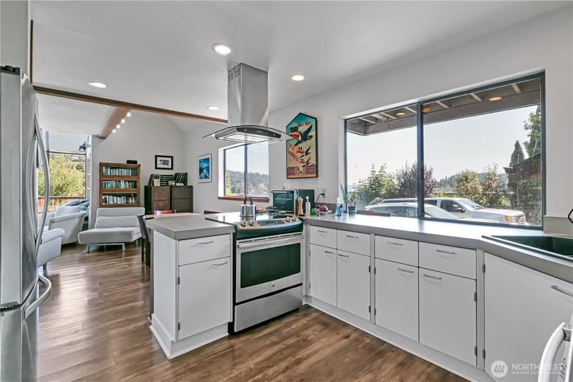 Property photo for 9106 Peacock Hill Avenue, Gig Harbor photo 16