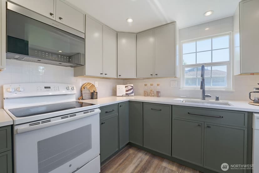 Property photo for 6322 18th Avenue SW, Seattle photo 9