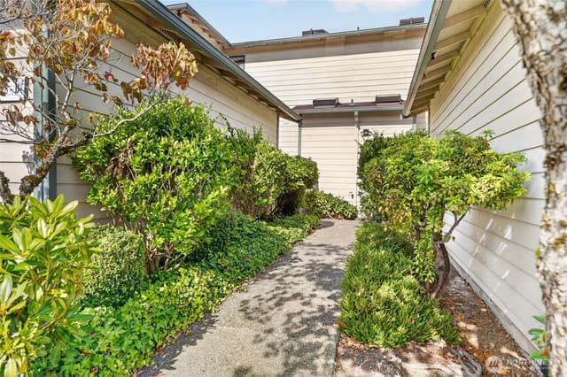 Property photo for 24918 110th Avenue SE #21B, Kent photo 3