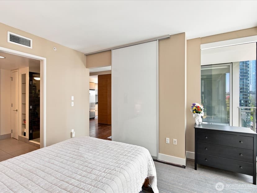 Property photo for 820 Blanchard Street #1007, Seattle photo 31