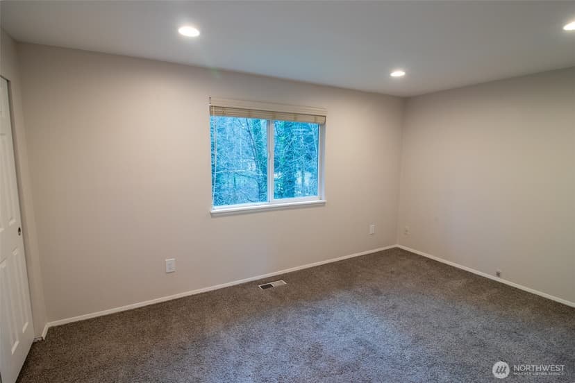 Property photo for 12410 98th Avenue NE, Kirkland photo 8