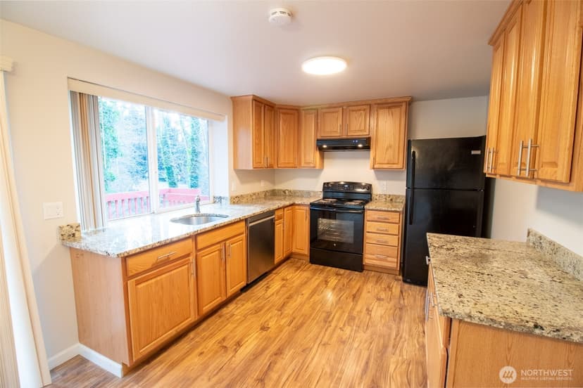 Property photo for 12410 98th Avenue NE, Kirkland photo 5