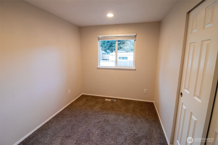 Property photo for 12410 98th Avenue NE, Kirkland photo 11