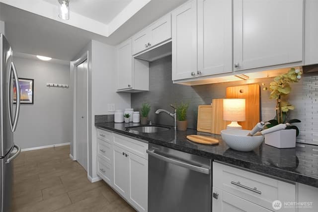 Property photo for 6055 35th Avenue SW #206, Seattle photo 5