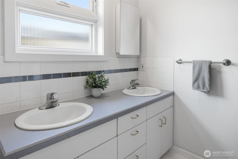 Property photo for 7329 44th Avenue SW, Seattle photo 31