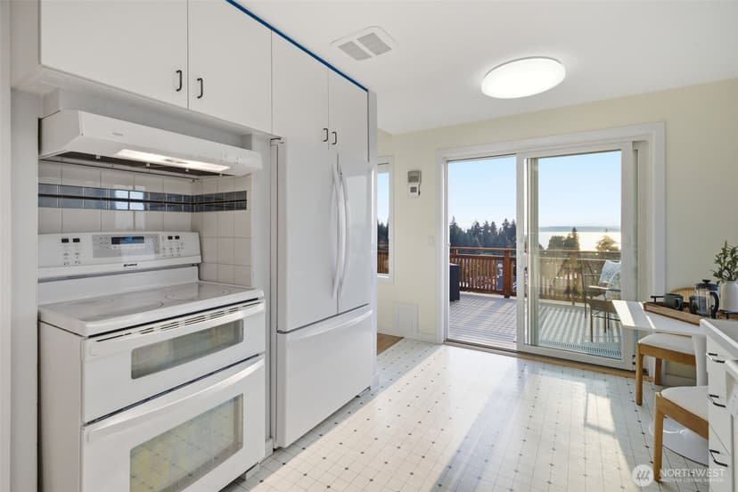 Property photo for 7329 44th Avenue SW, Seattle photo 16