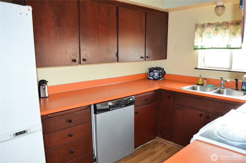 Property photo for 1016 S 72nd, Tacoma photo 7