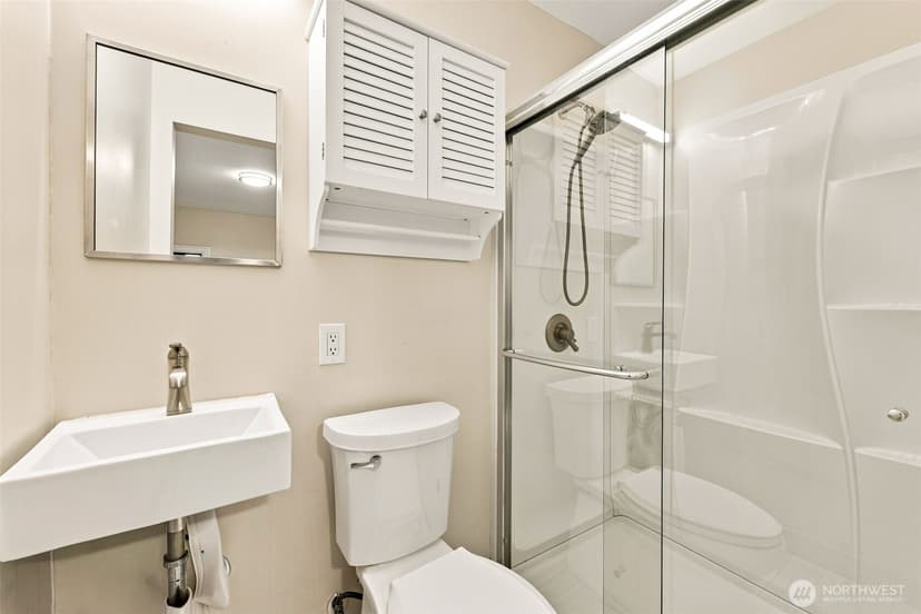 Property photo for 3039 92nd Place NE, Clyde Hill photo 36