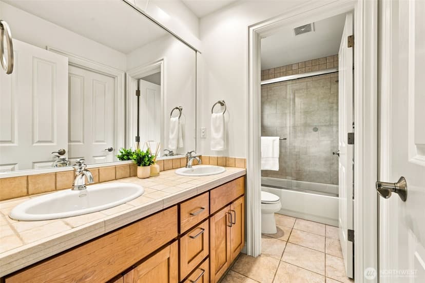 Property photo for 3039 92nd Place NE, Clyde Hill photo 33