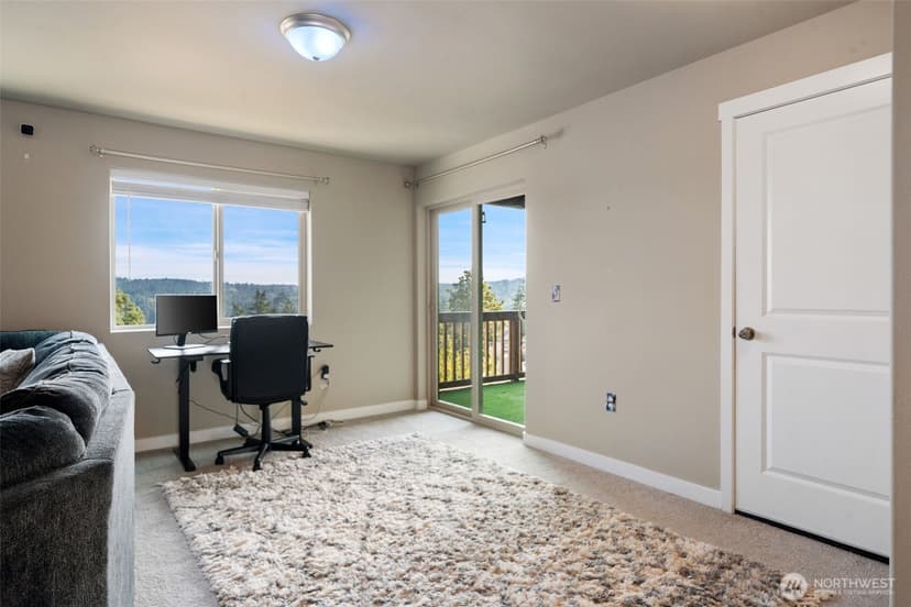 Property photo for 2416 W Echo bay Dr, Bremerton photo 9