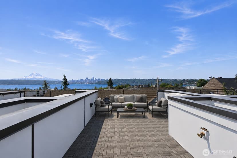 Property photo for 720 N 43rd St, Seattle photo 23