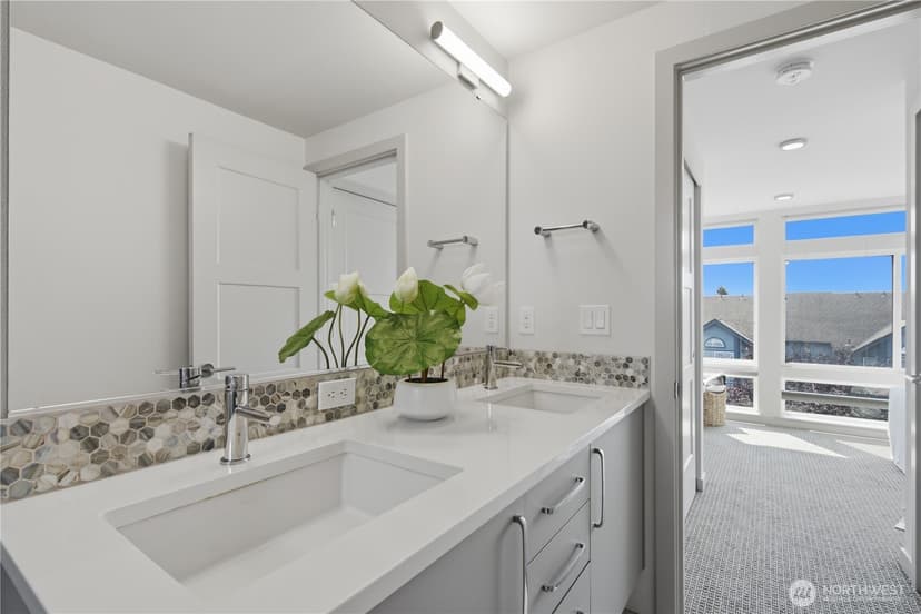 Property photo for 720 N 43rd St, Seattle photo 19