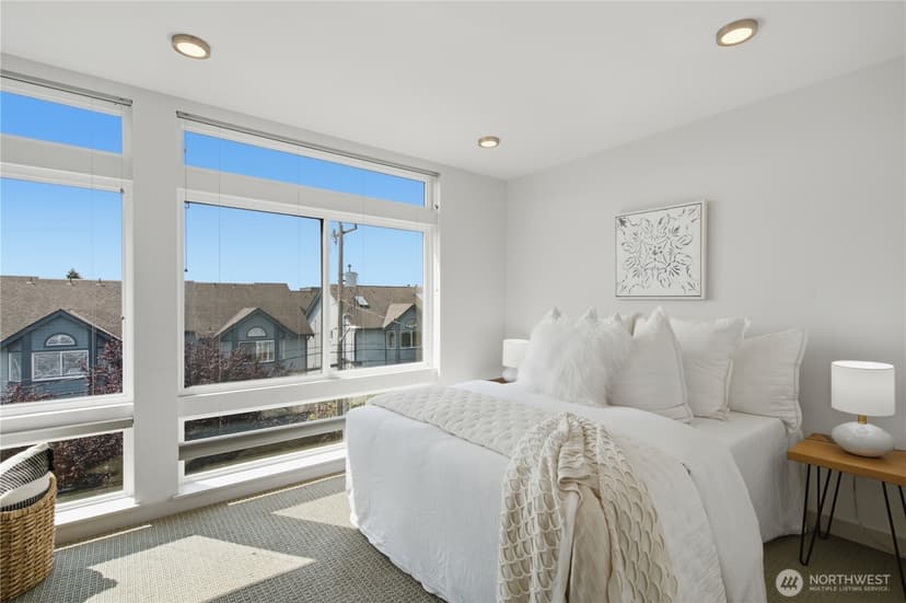 Property photo for 720 N 43rd St, Seattle photo 16