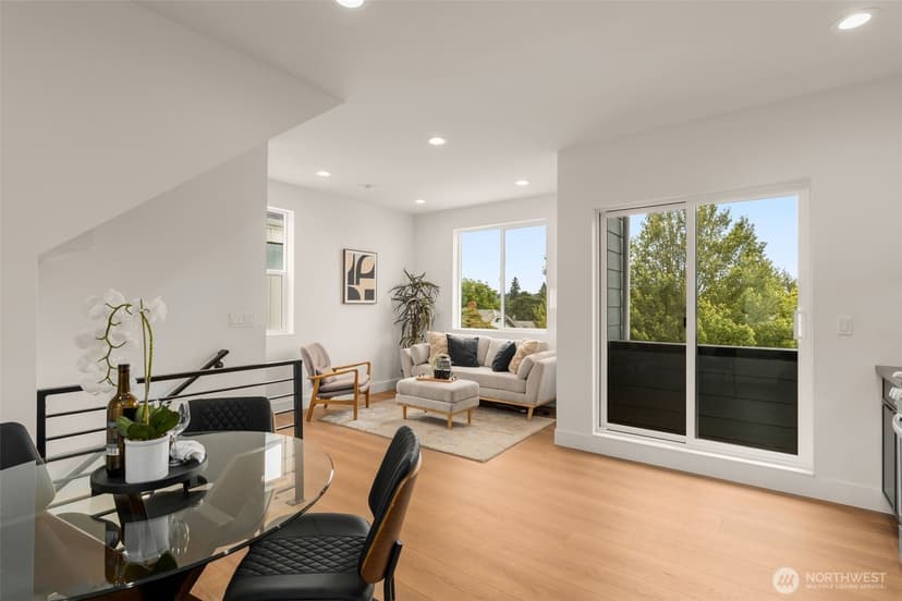 Property photo for 7403 Dayton Avenue N, Seattle photo 8