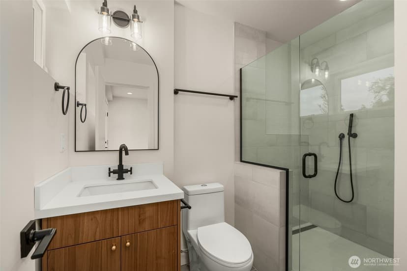 Property photo for 7403 Dayton Avenue N, Seattle photo 21