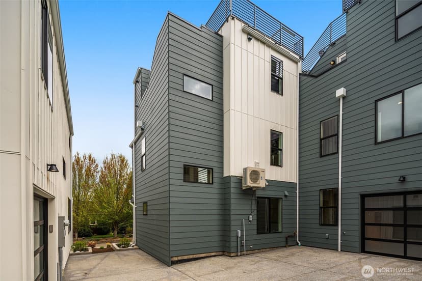 Property photo for 7403 Dayton Avenue N, Seattle photo 26