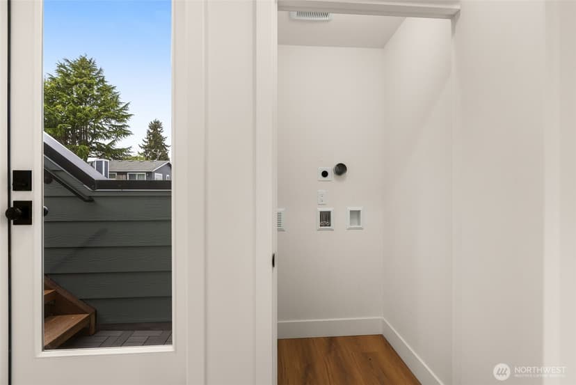 Property photo for 7403 Dayton Avenue N, Seattle photo 17