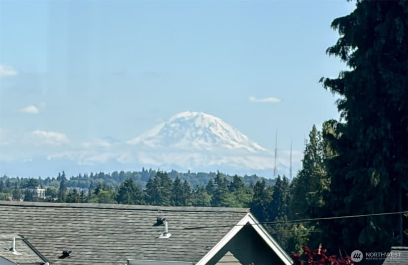 Property photo for 7403 Dayton Avenue N, Seattle photo 16