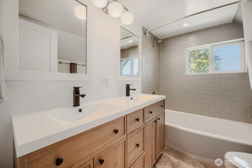 Property photo for 9744 49th Avenue S, Seattle photo 16
