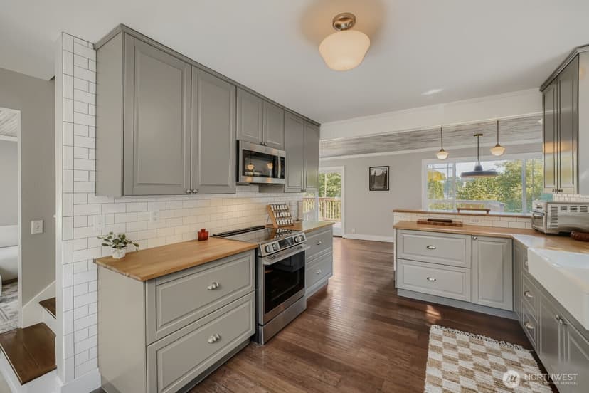 Property photo for 9744 49th Avenue S, Seattle photo 11