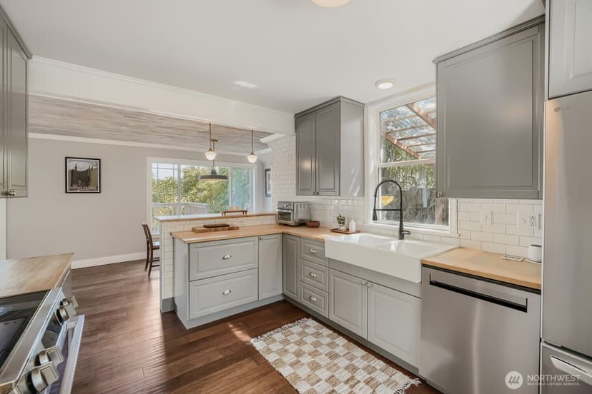 Property photo for 9744 49th Avenue S, Seattle photo 10