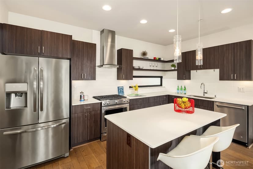 Property photo for 3211 California Avenue SW, Seattle photo 16