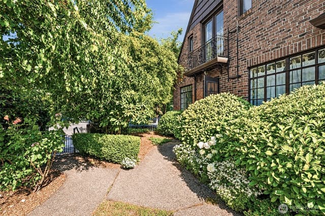 Property photo for 111 14th Avenue E #1, Seattle photo 5