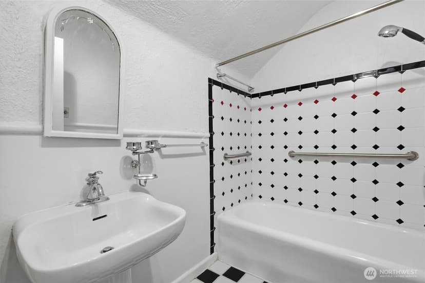 Property photo for 111 14th Avenue E #1, Seattle photo 25