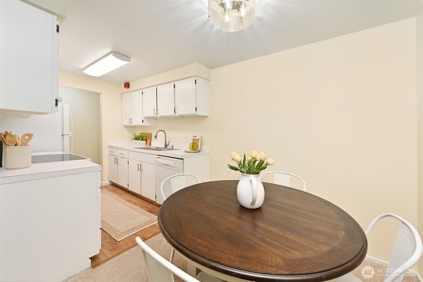 Property photo for 11010 NE 68th Street #622, Kirkland photo 9