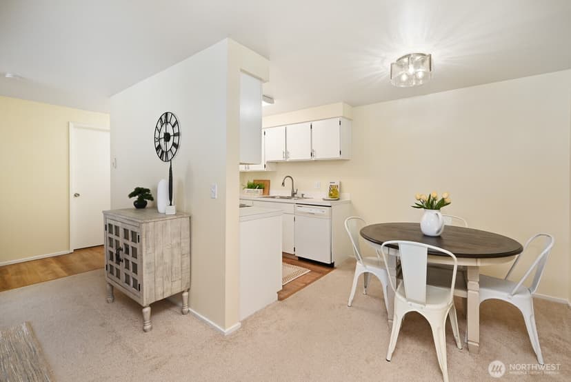Property photo for 11010 NE 68th Street #622, Kirkland photo 6