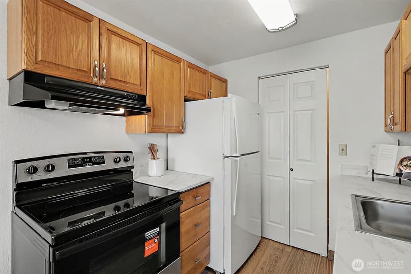 Property photo for 2020 Grant Avenue S #D206, Renton photo 9
