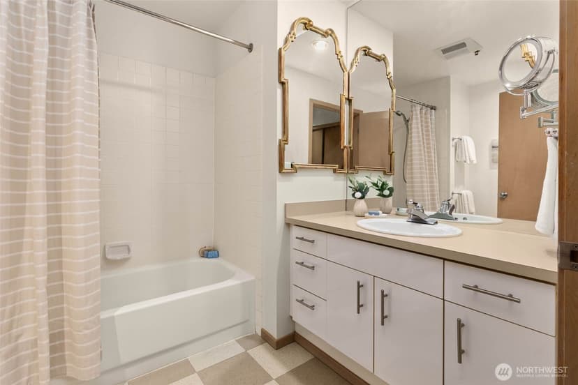 Property photo for 2030 Western Avenue #713, Seattle photo 15