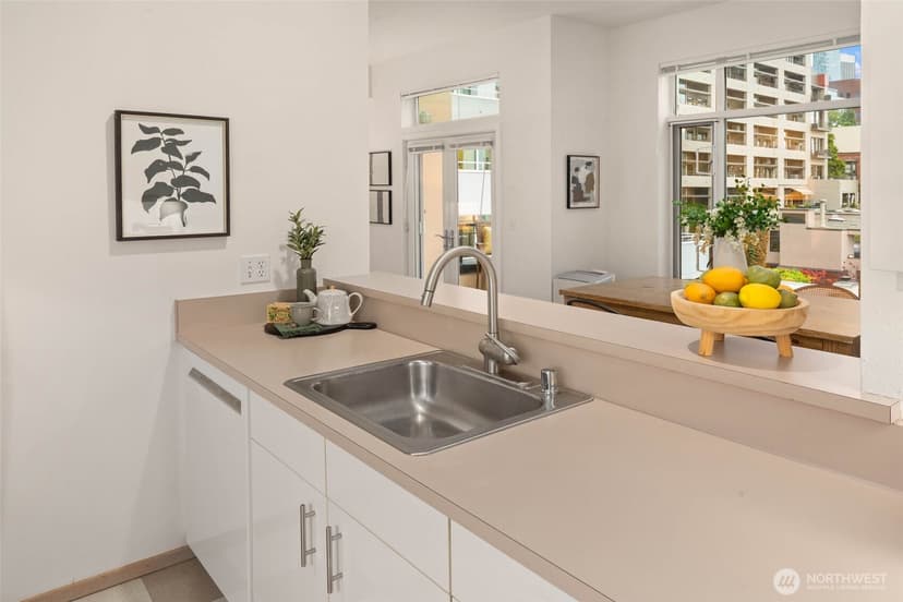 Property photo for 2030 Western Avenue #713, Seattle photo 11